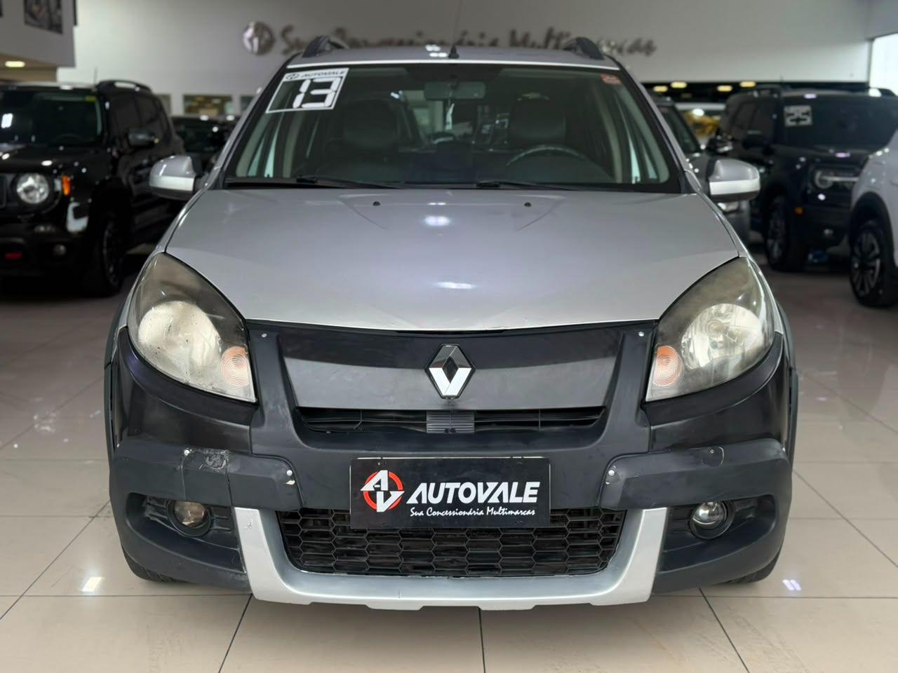 RENAULT Sandero - Foto