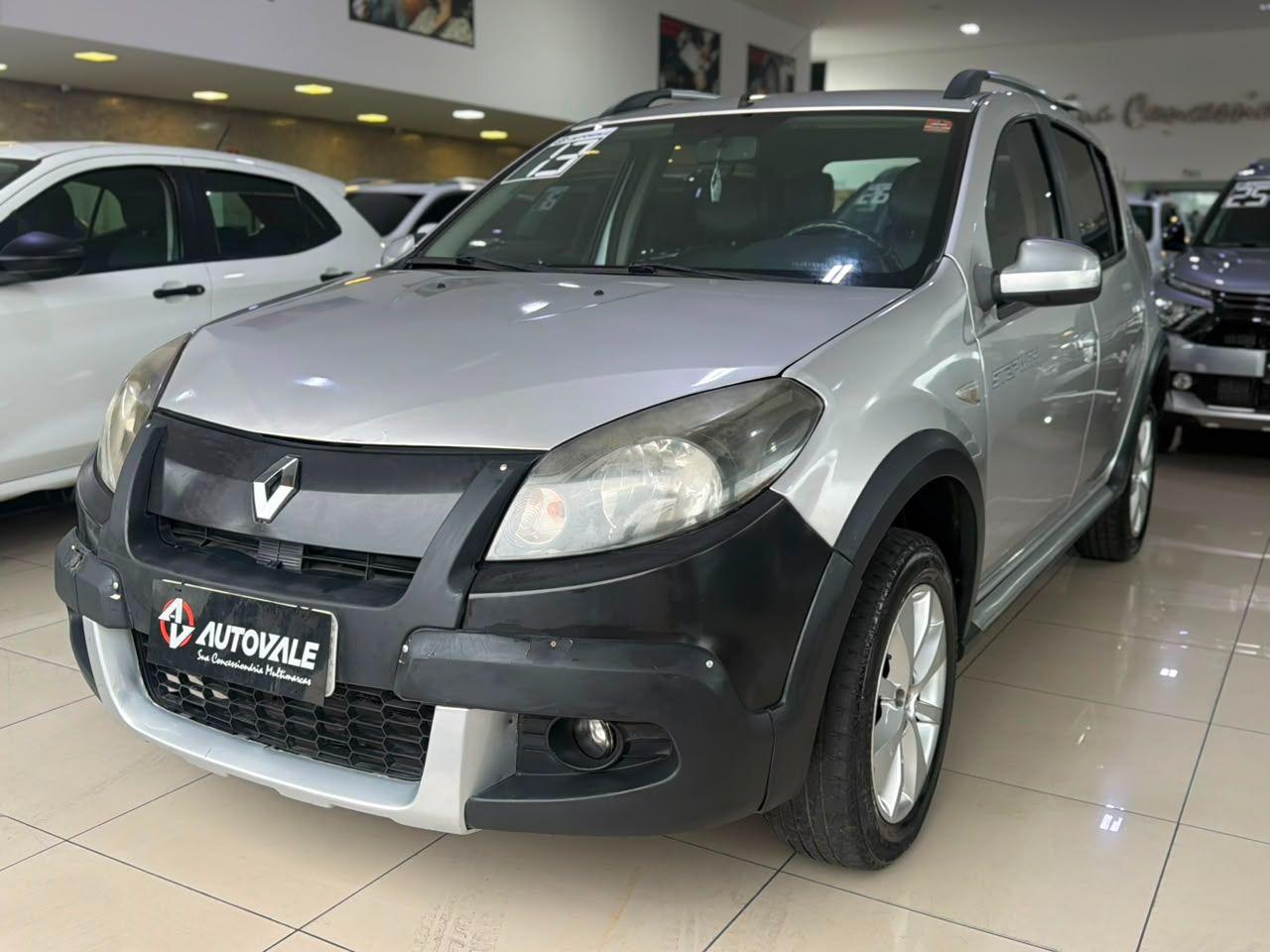 RENAULT Sandero - Foto