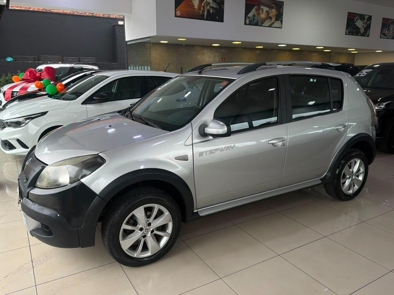 RENAULT Sandero - Foto