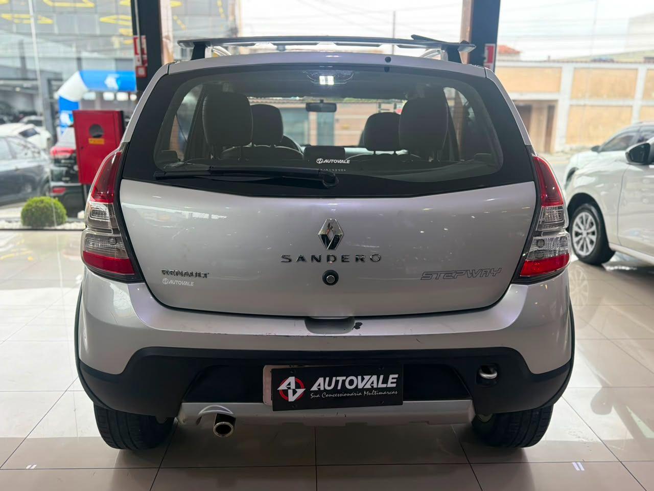 RENAULT Sandero - Foto