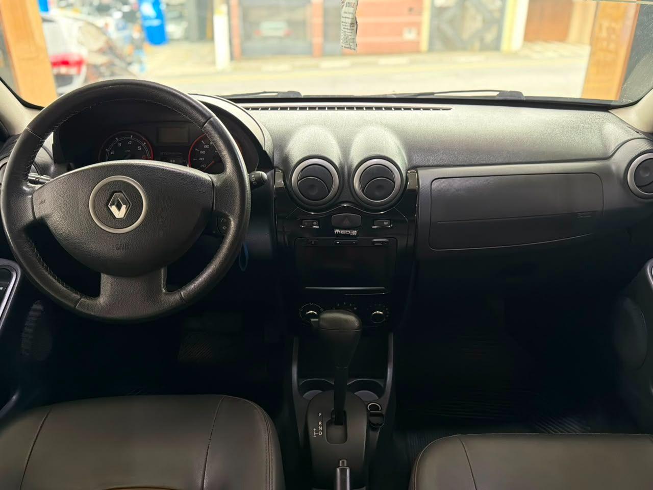 RENAULT Sandero - Foto
