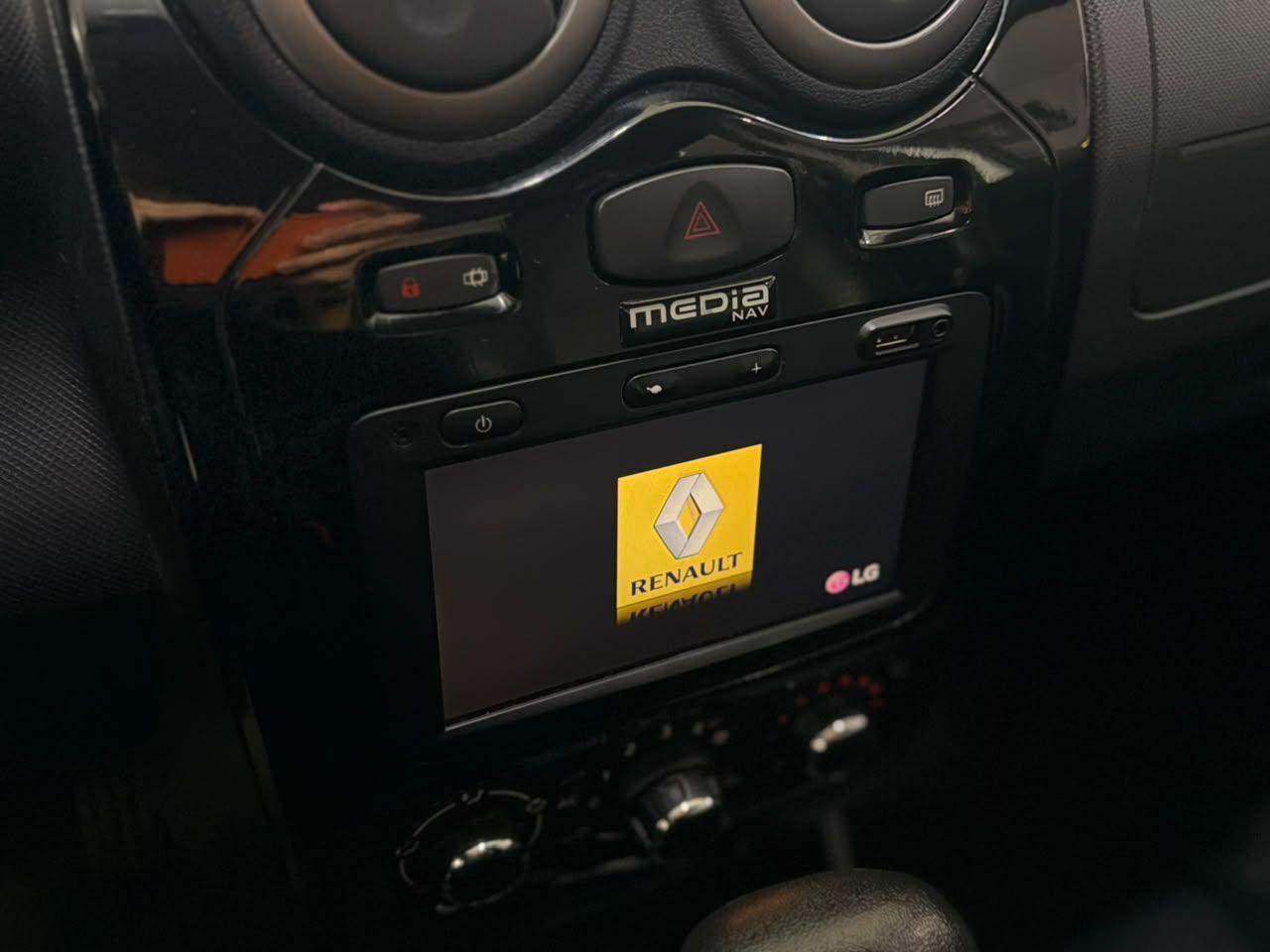 RENAULT Sandero - Foto