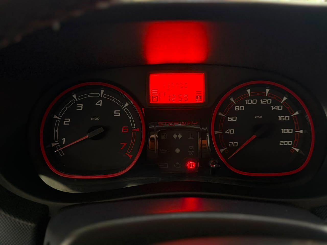 RENAULT Sandero - Foto