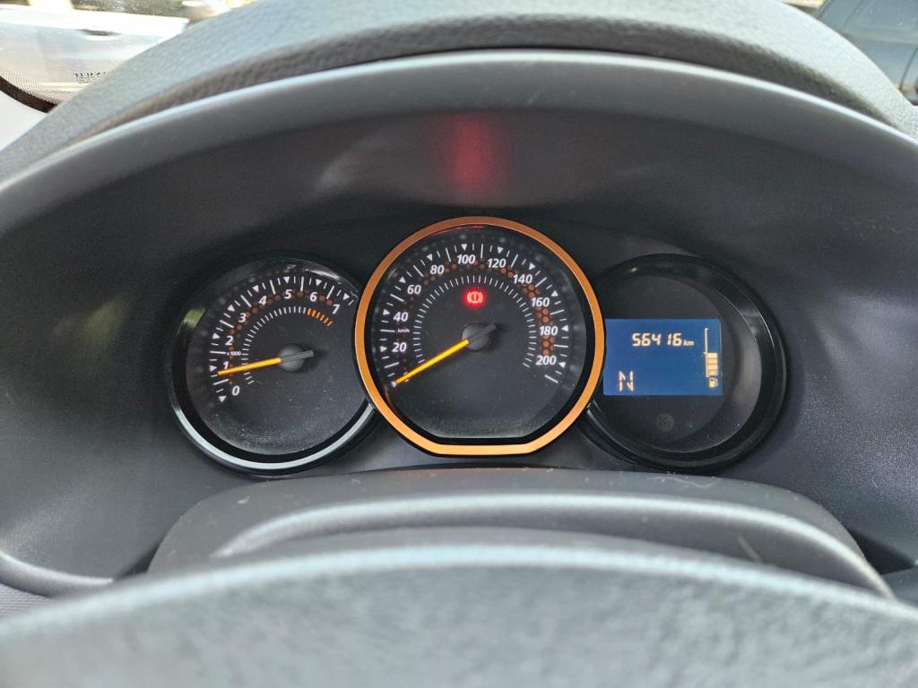 RENAULT Sandero - Foto