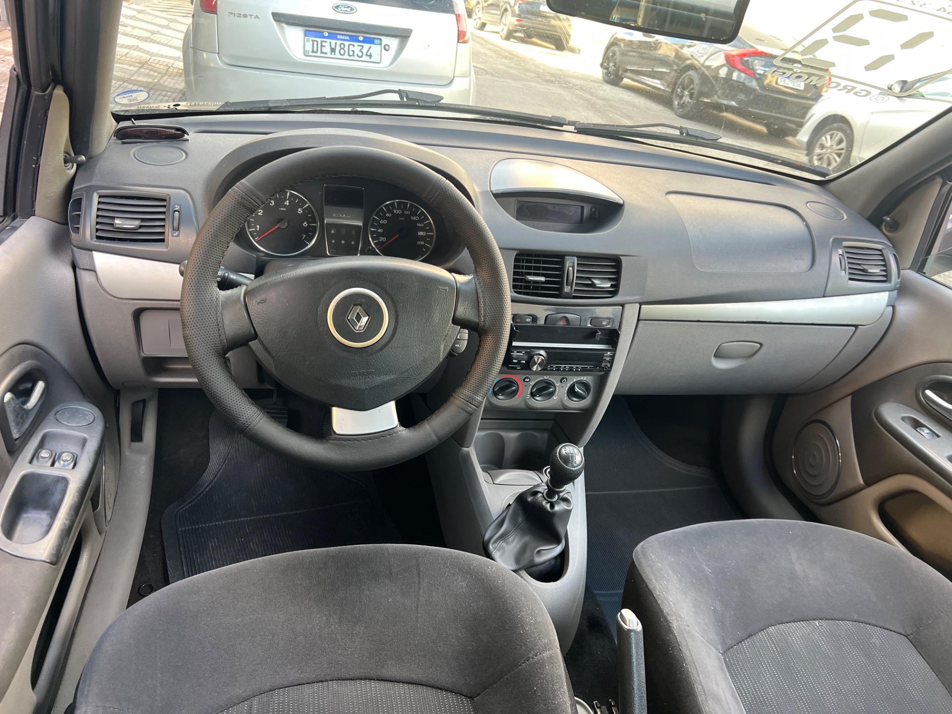 RENAULT Symbol - Foto