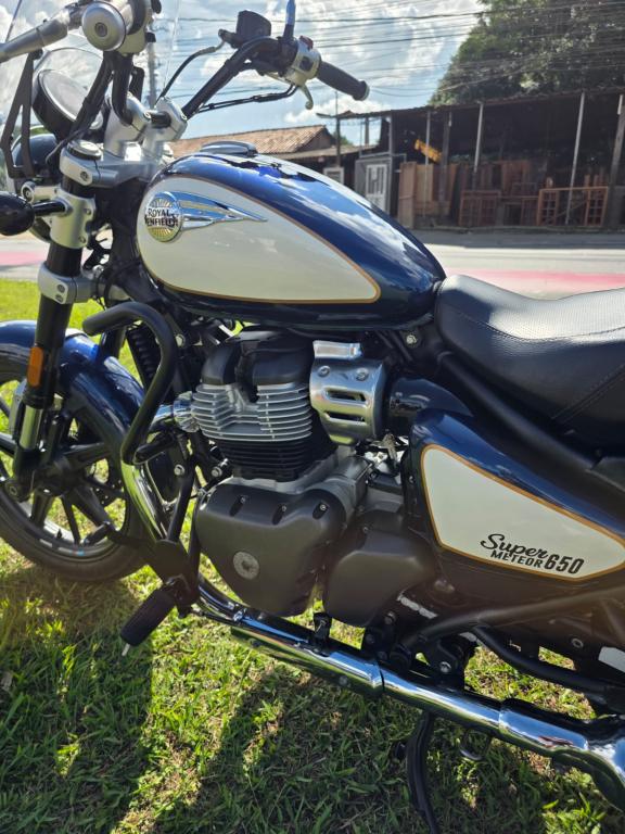 ROYAL ENFIELD Super Meteor 650 - Foto
