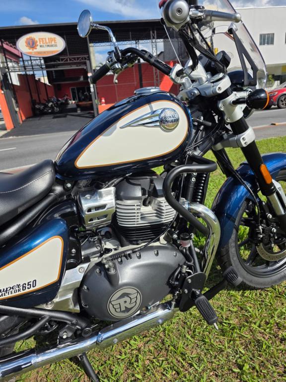 ROYAL ENFIELD Super Meteor 650 - Foto