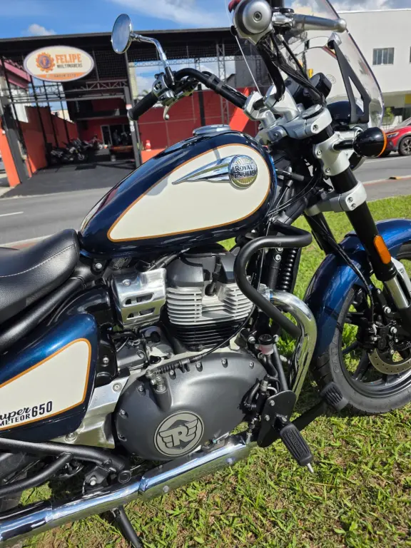 ROYAL ENFIELD Super Meteor 650 - Foto