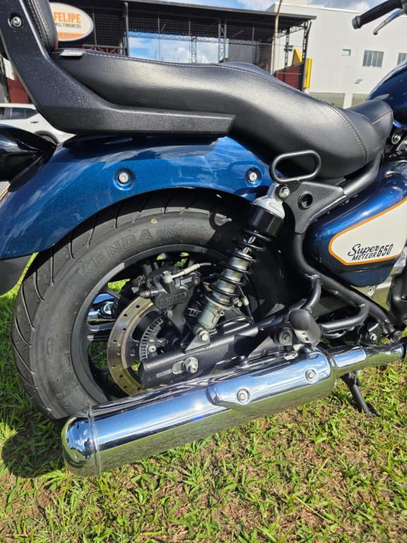 ROYAL ENFIELD Super Meteor 650 - Foto