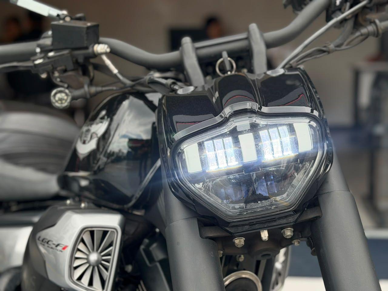 SHINERAY XY 250-4 - Foto