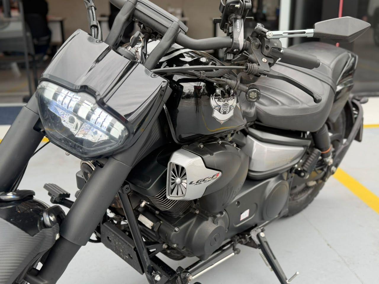 SHINERAY XY 250-4 - Foto
