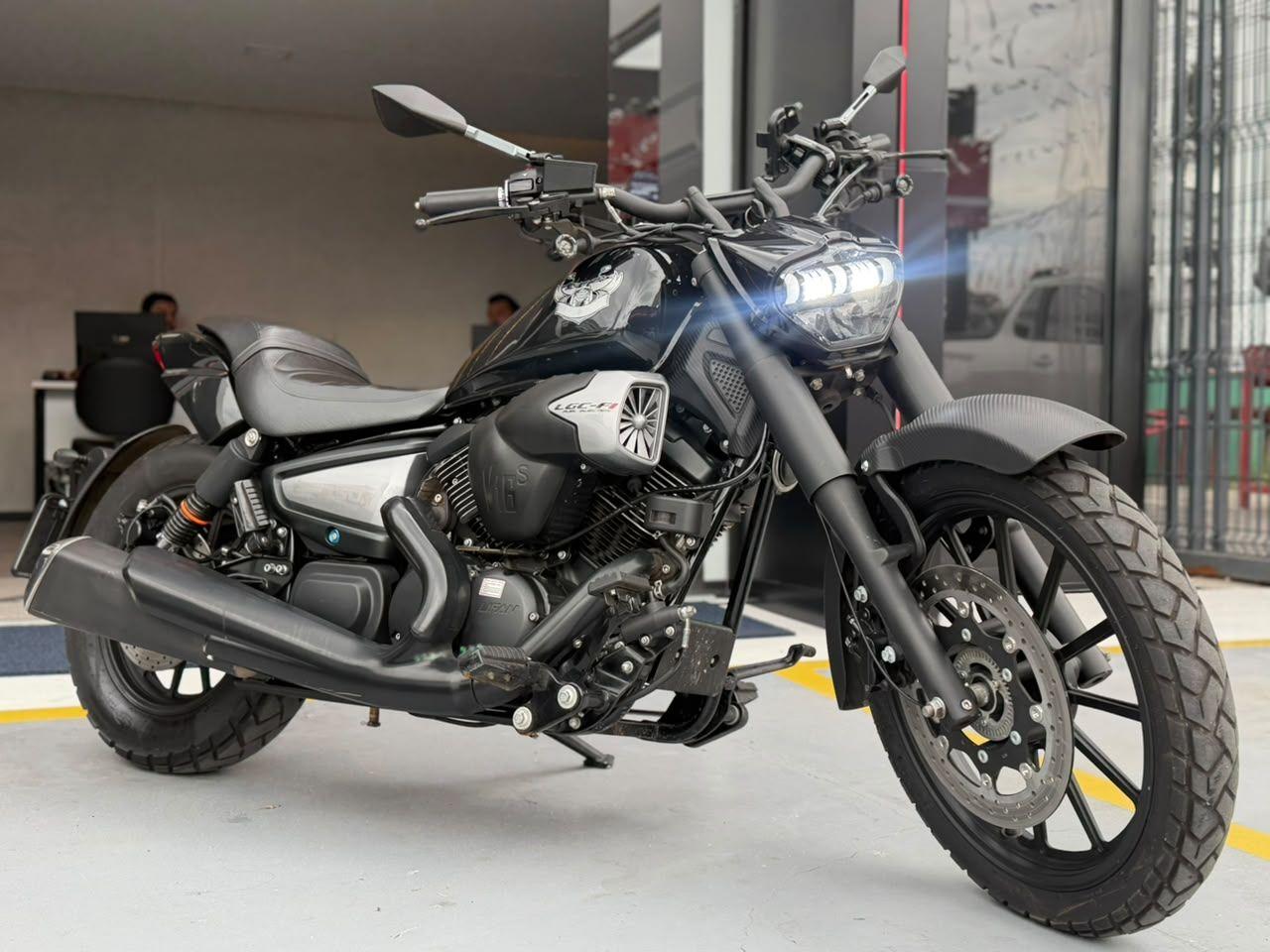 SHINERAY XY 250-4 - Foto