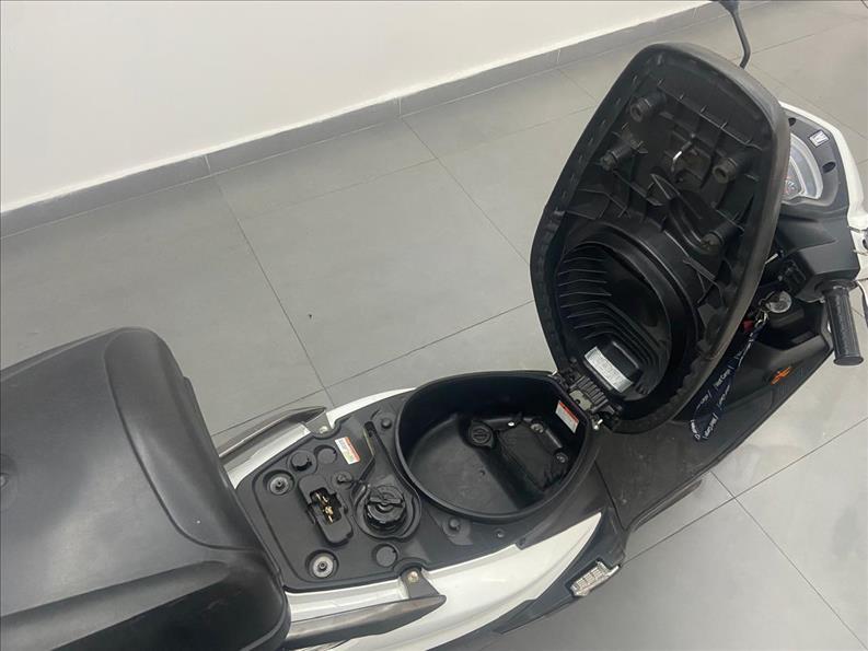 SUZUKI Burgman 125 - Foto