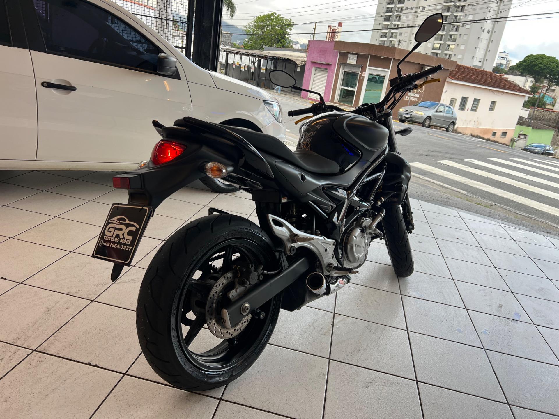 SUZUKI Gladius 650 - Foto