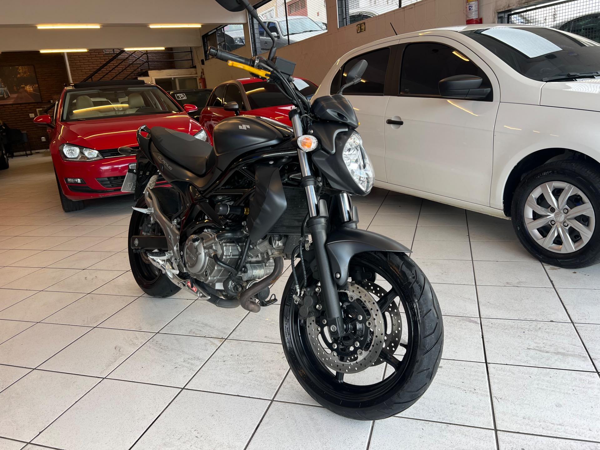 SUZUKI Gladius 650 - Foto