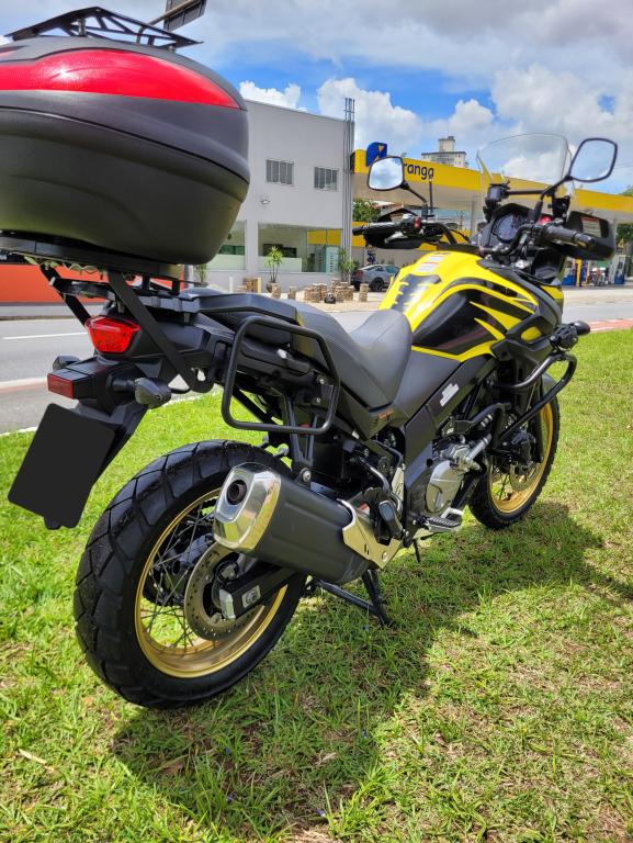 SUZUKI V-Strom DL 650 - Foto
