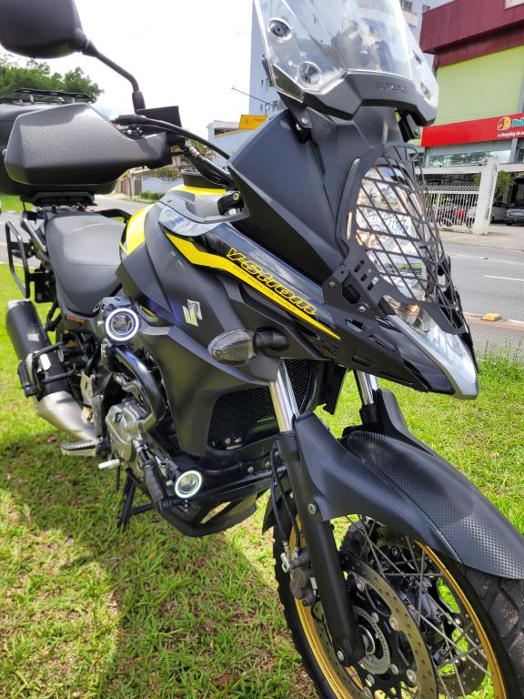 SUZUKI V-Strom DL 650 - Foto