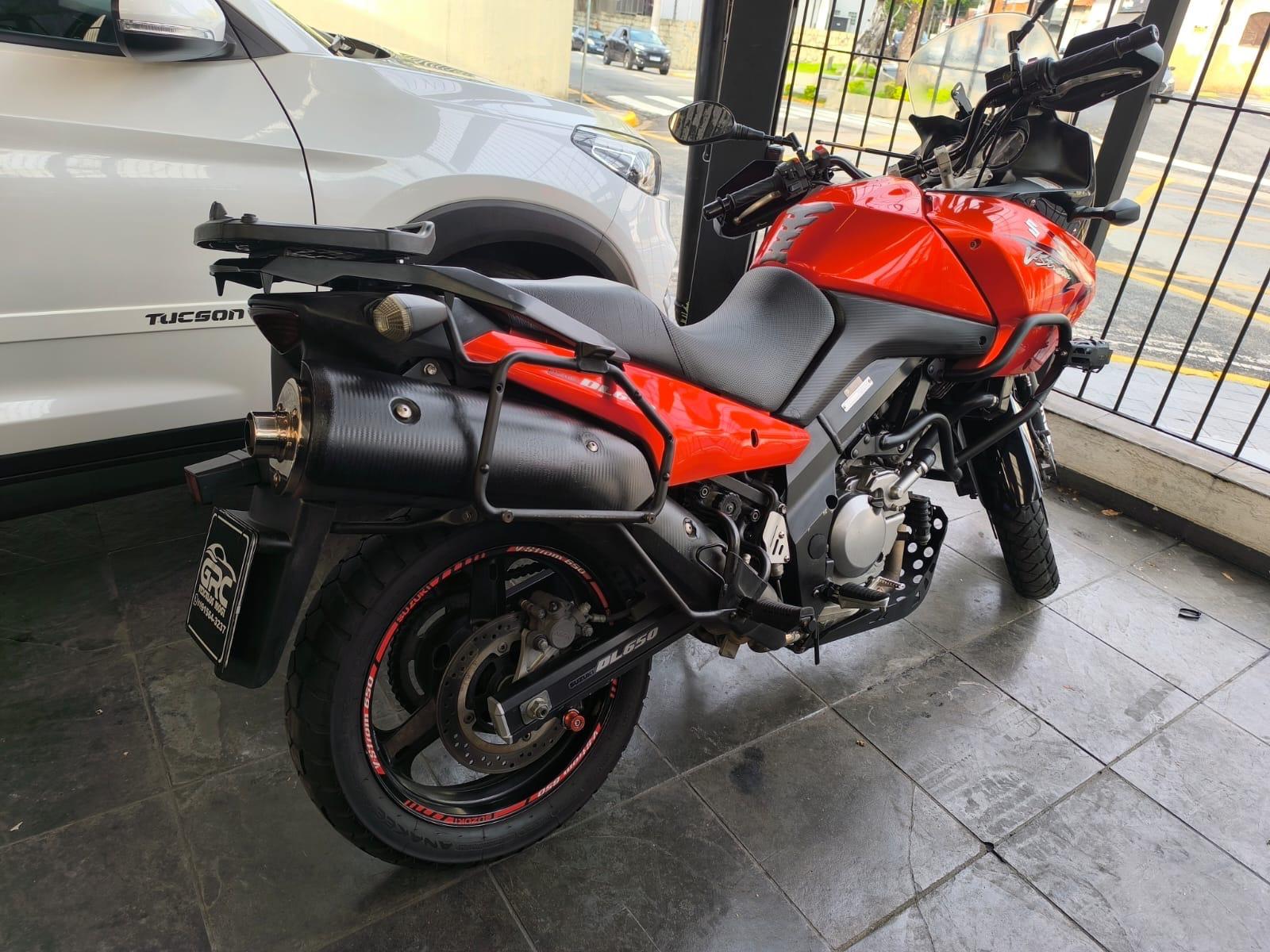 SUZUKI V-Strom DL 650 - Foto