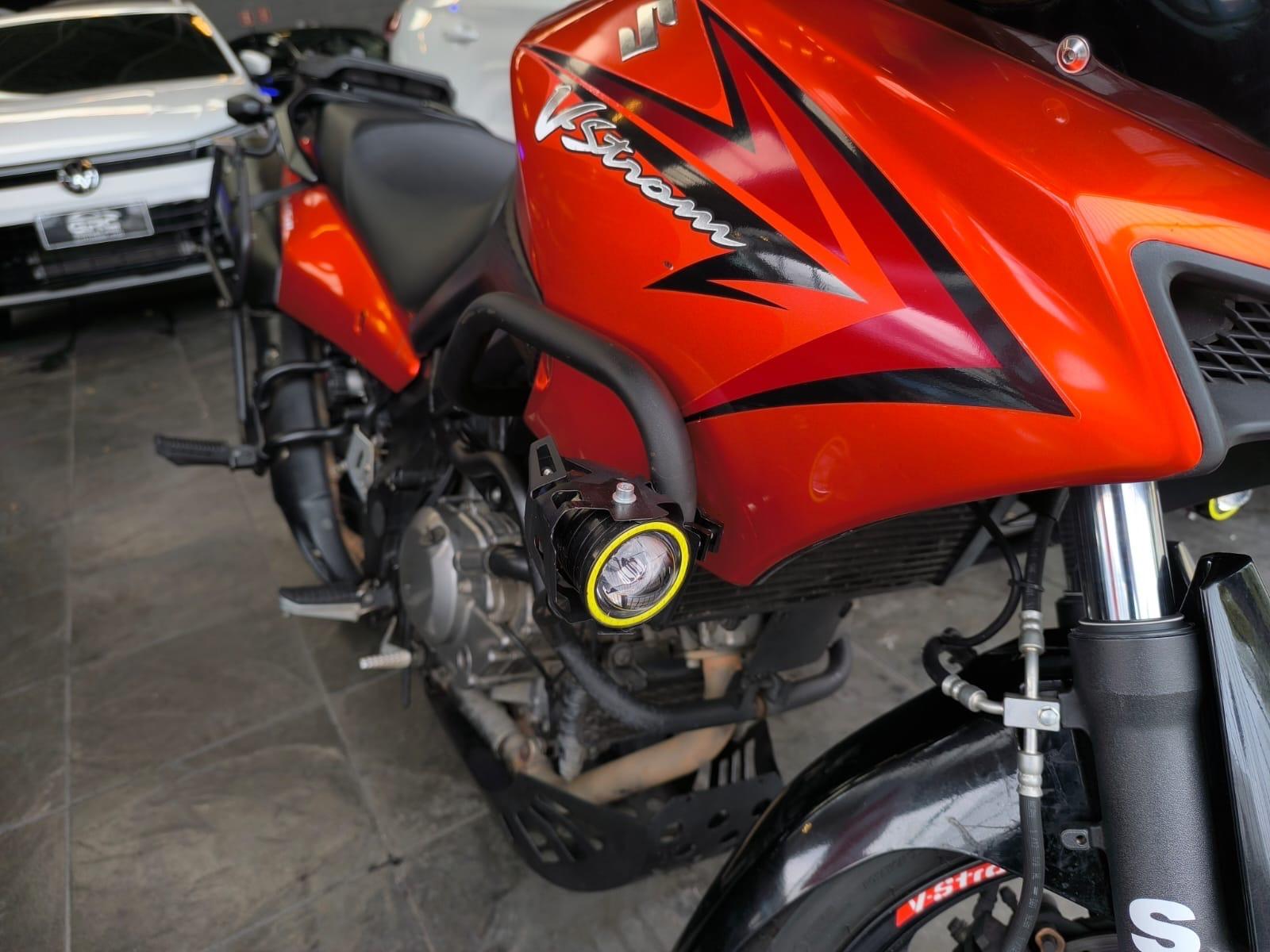 SUZUKI V-Strom DL 650 - Foto