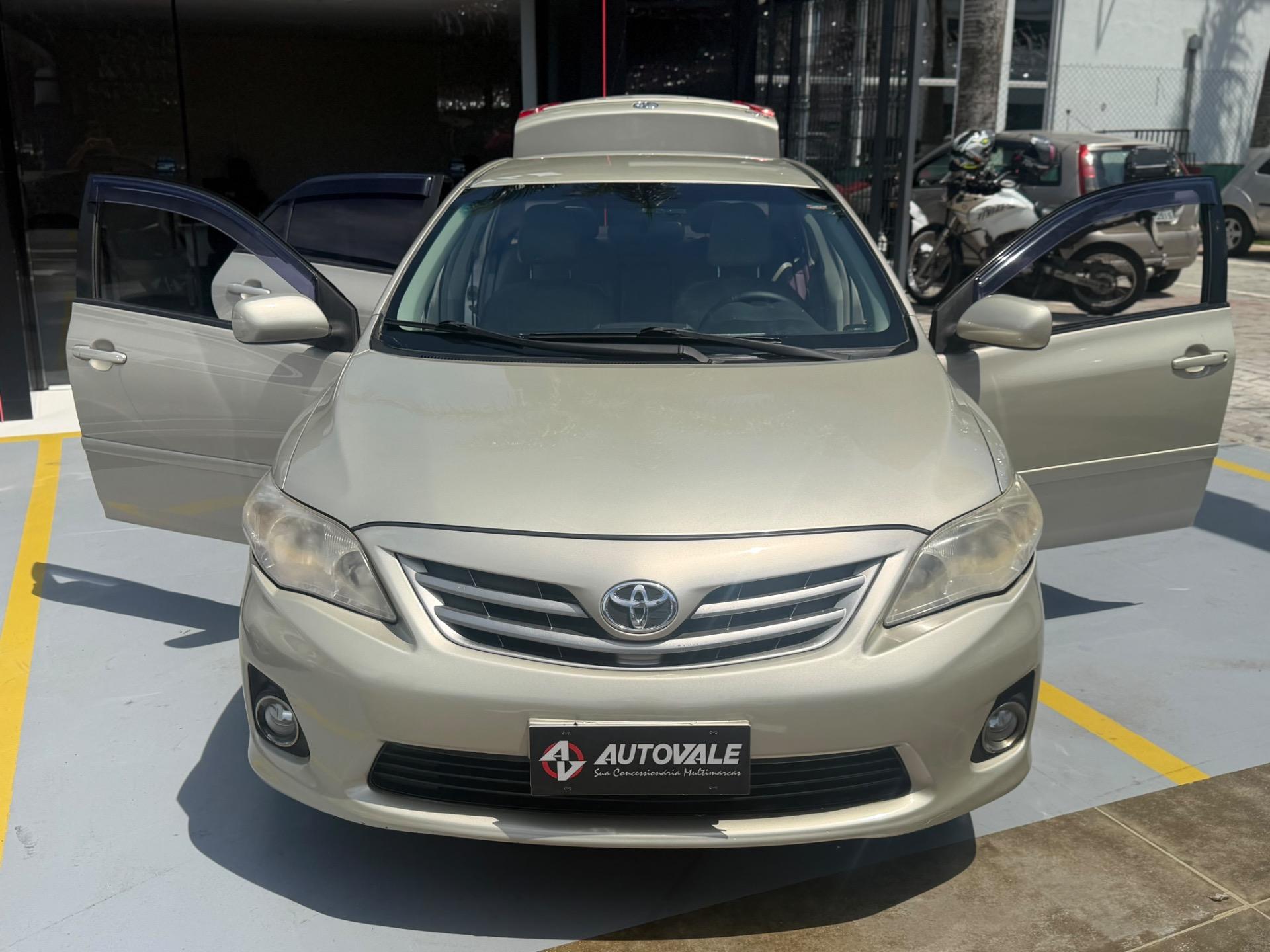 TOYOTA Corolla - Foto