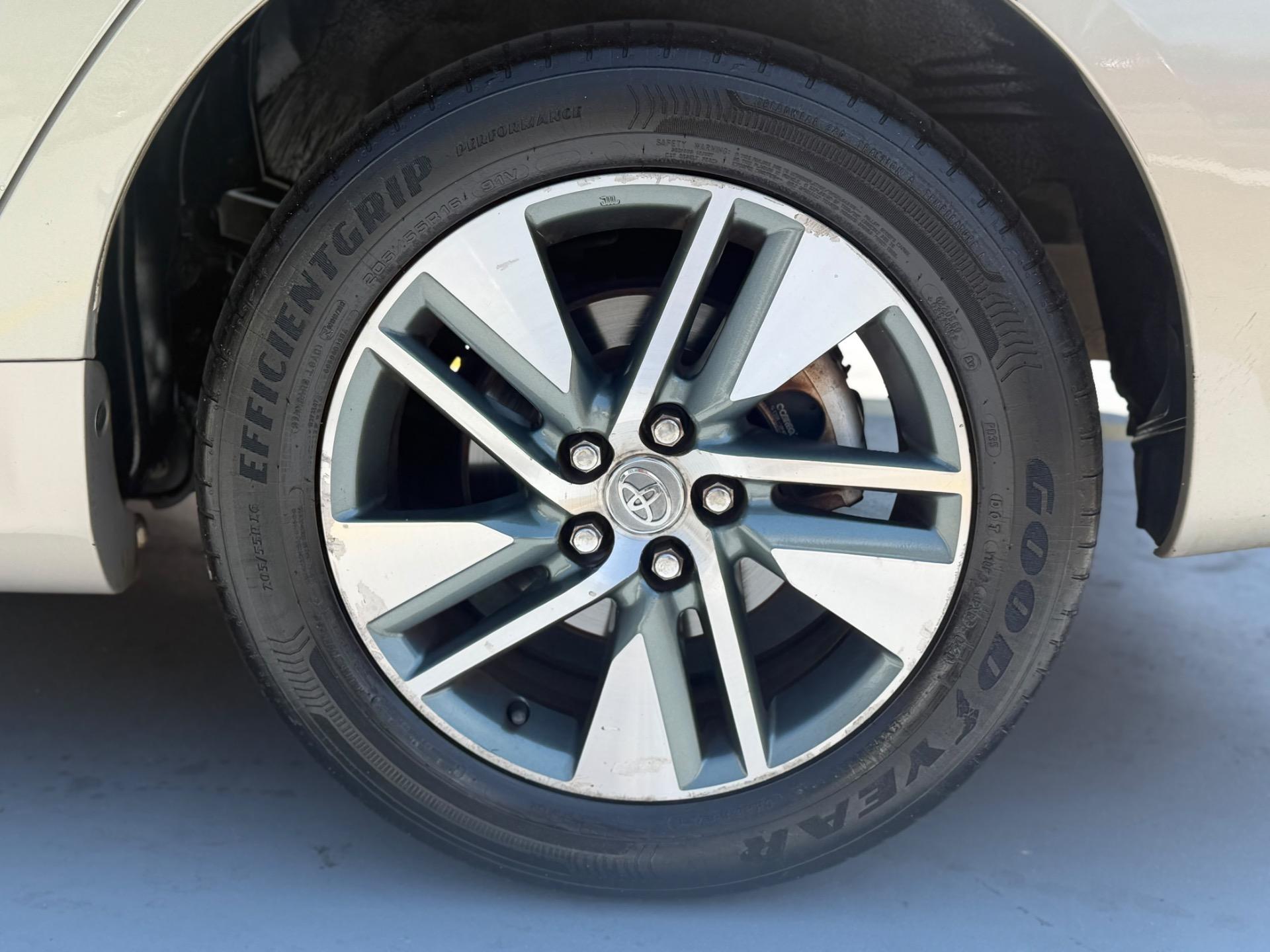 TOYOTA Corolla - Foto