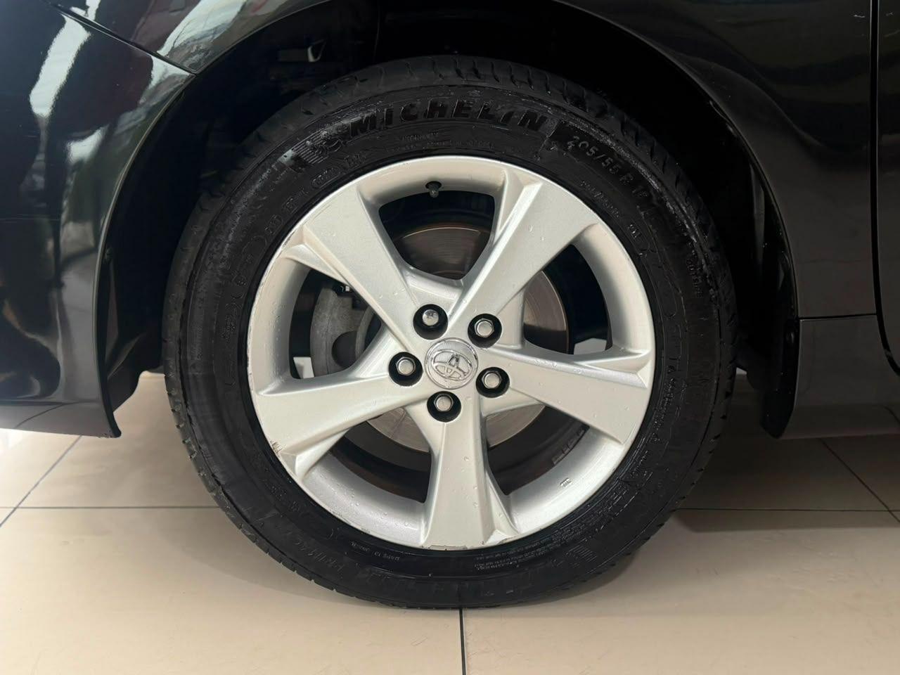 TOYOTA Corolla - Foto