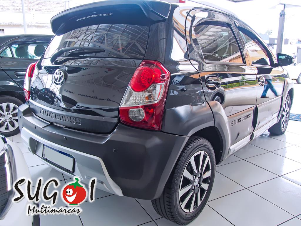 TOYOTA Etios Cross - Foto