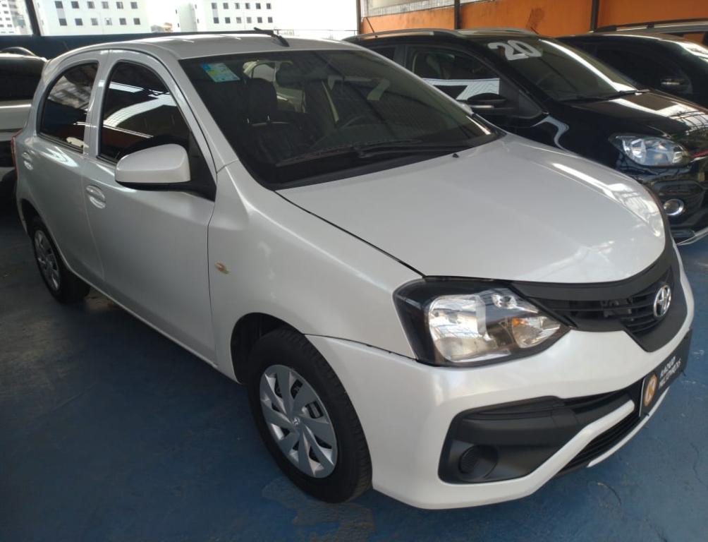 TOYOTA Etios Hatch - Foto