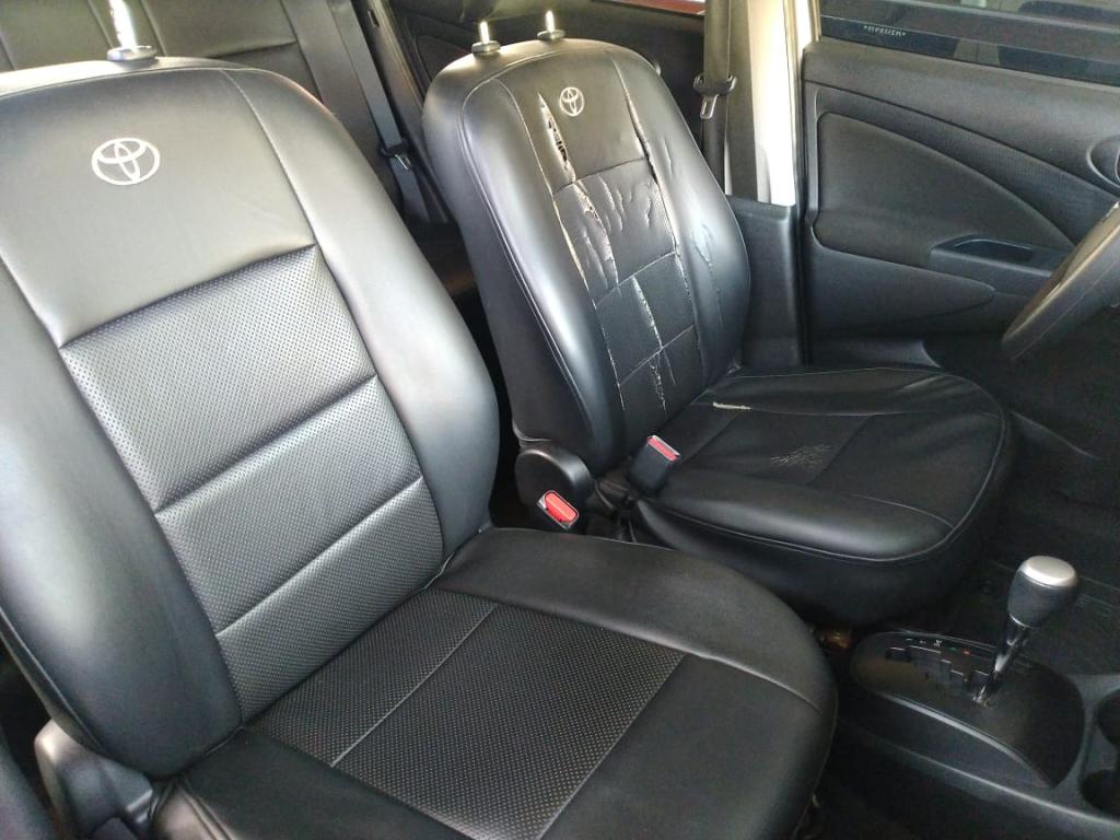 TOYOTA Etios Hatch - Foto