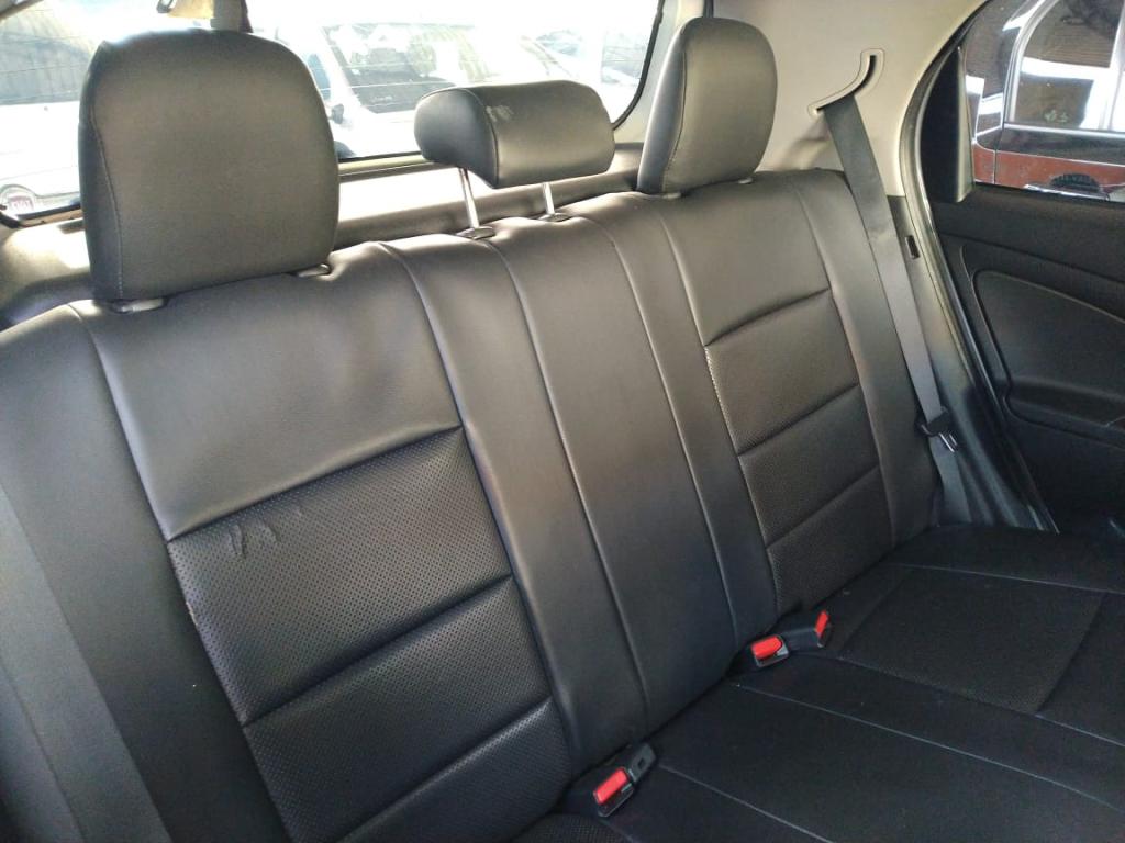 TOYOTA Etios Hatch - Foto