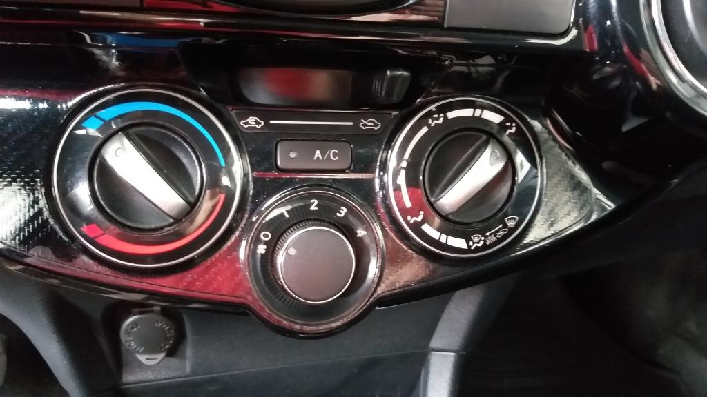 TOYOTA Etios Hatch - Foto