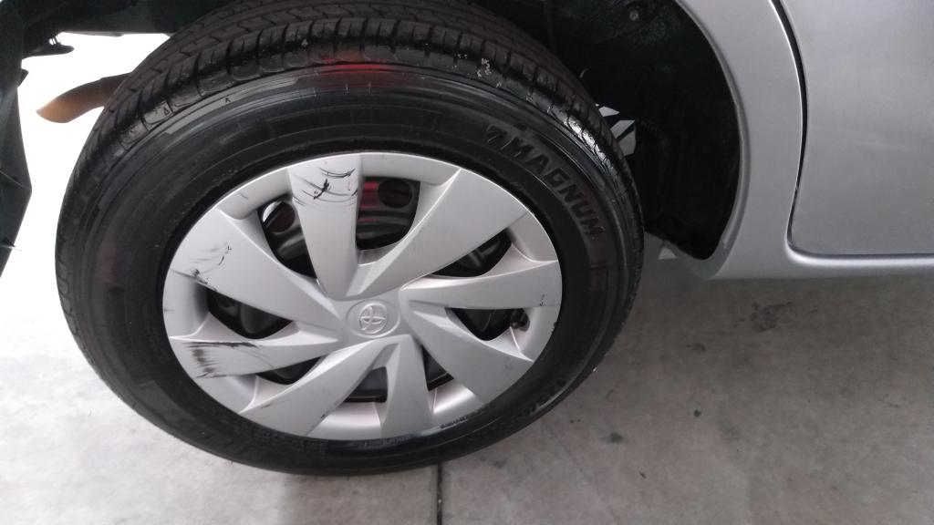 TOYOTA Etios Hatch - Foto