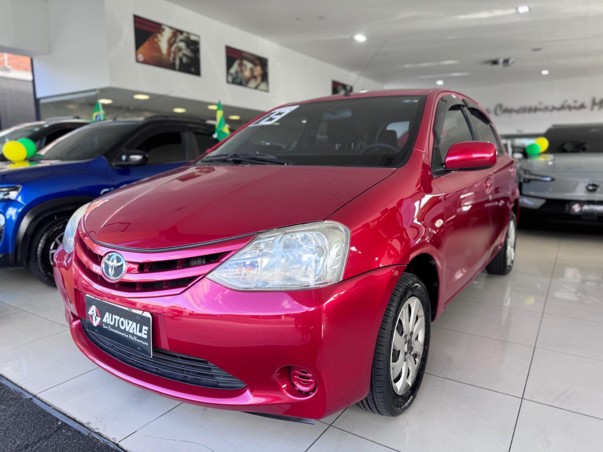 TOYOTA Etios Hatch - Foto