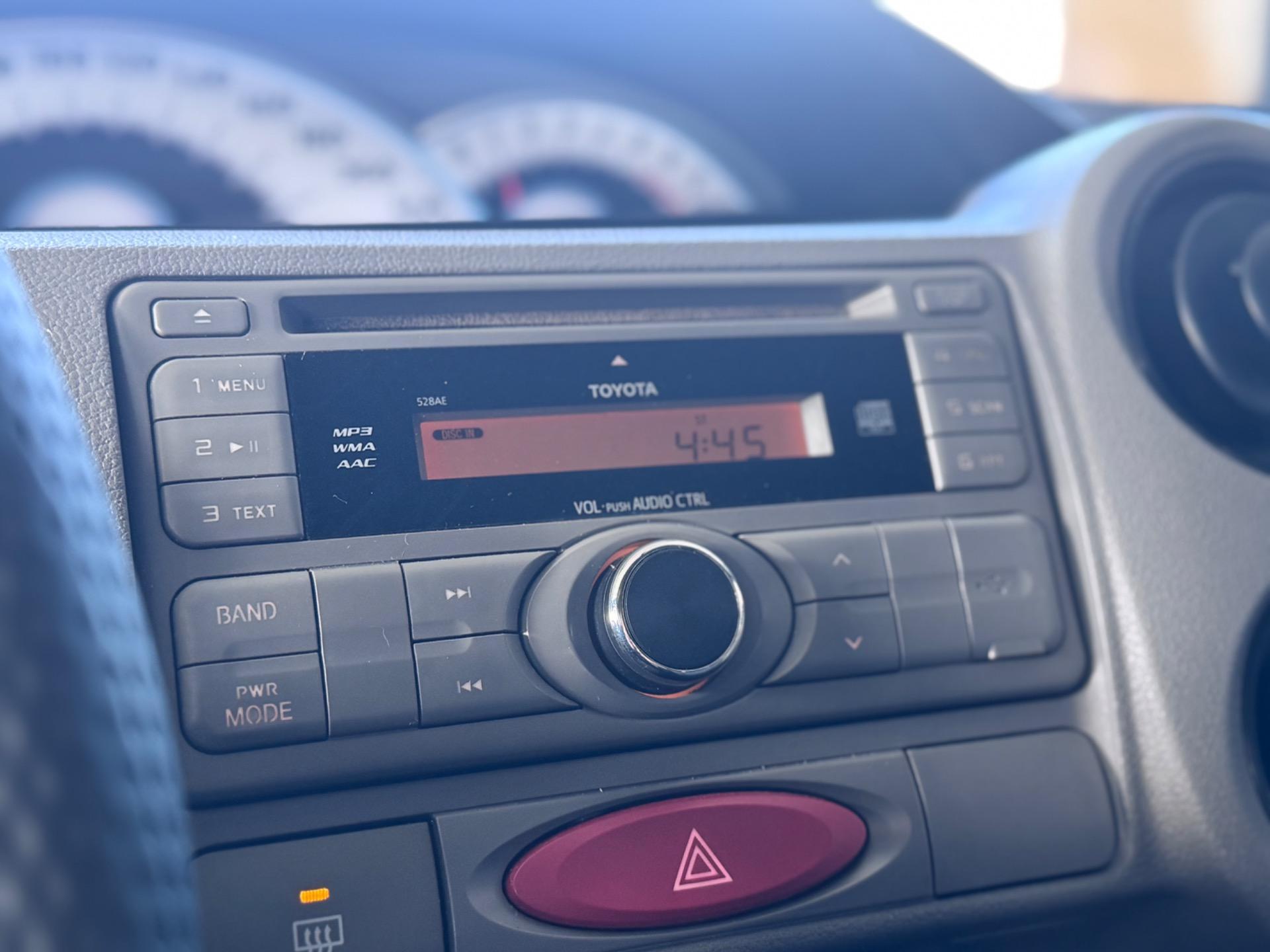 TOYOTA Etios Hatch - Foto