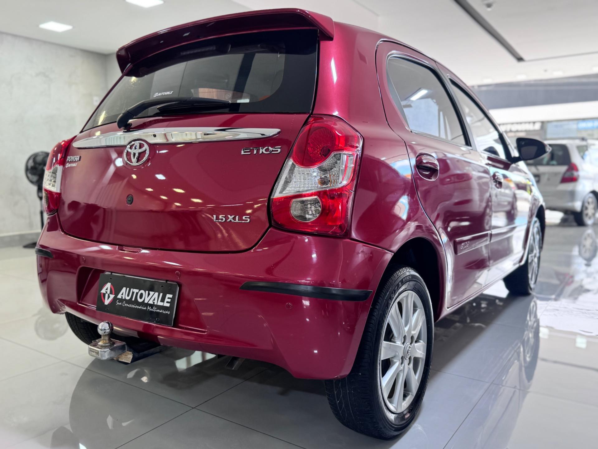 TOYOTA Etios Hatch - Foto