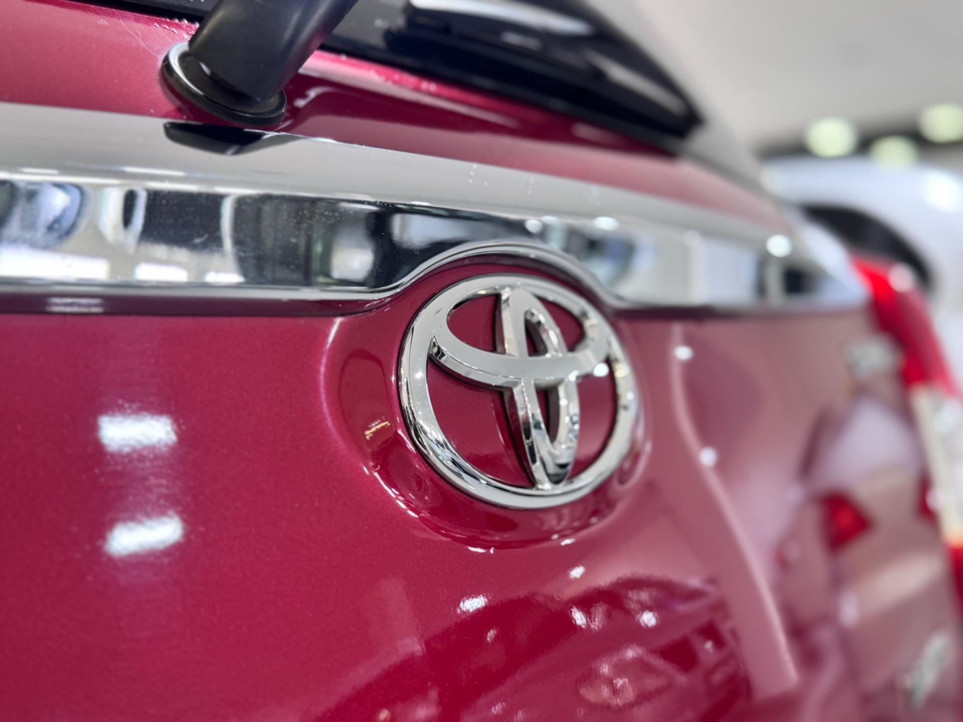 TOYOTA Etios Hatch - Foto