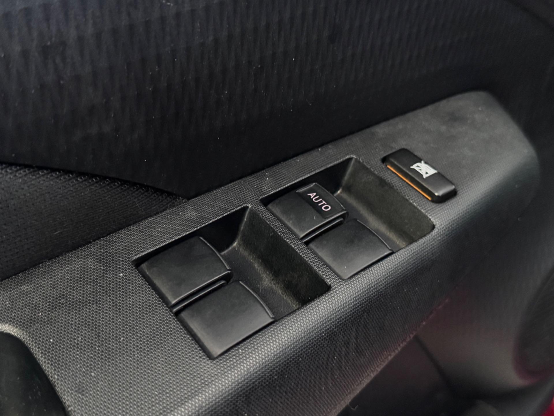 TOYOTA Etios Hatch - Foto