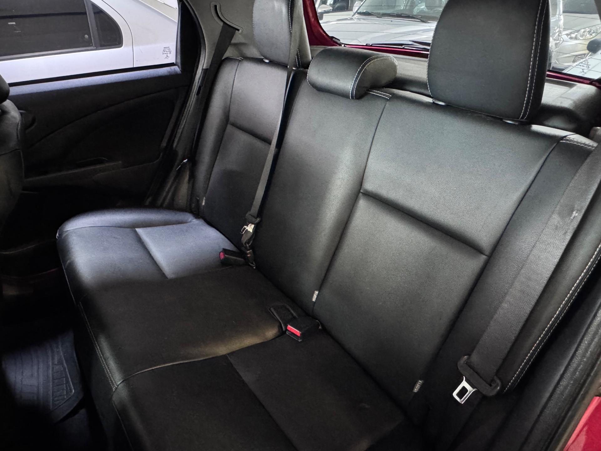 TOYOTA Etios Hatch - Foto