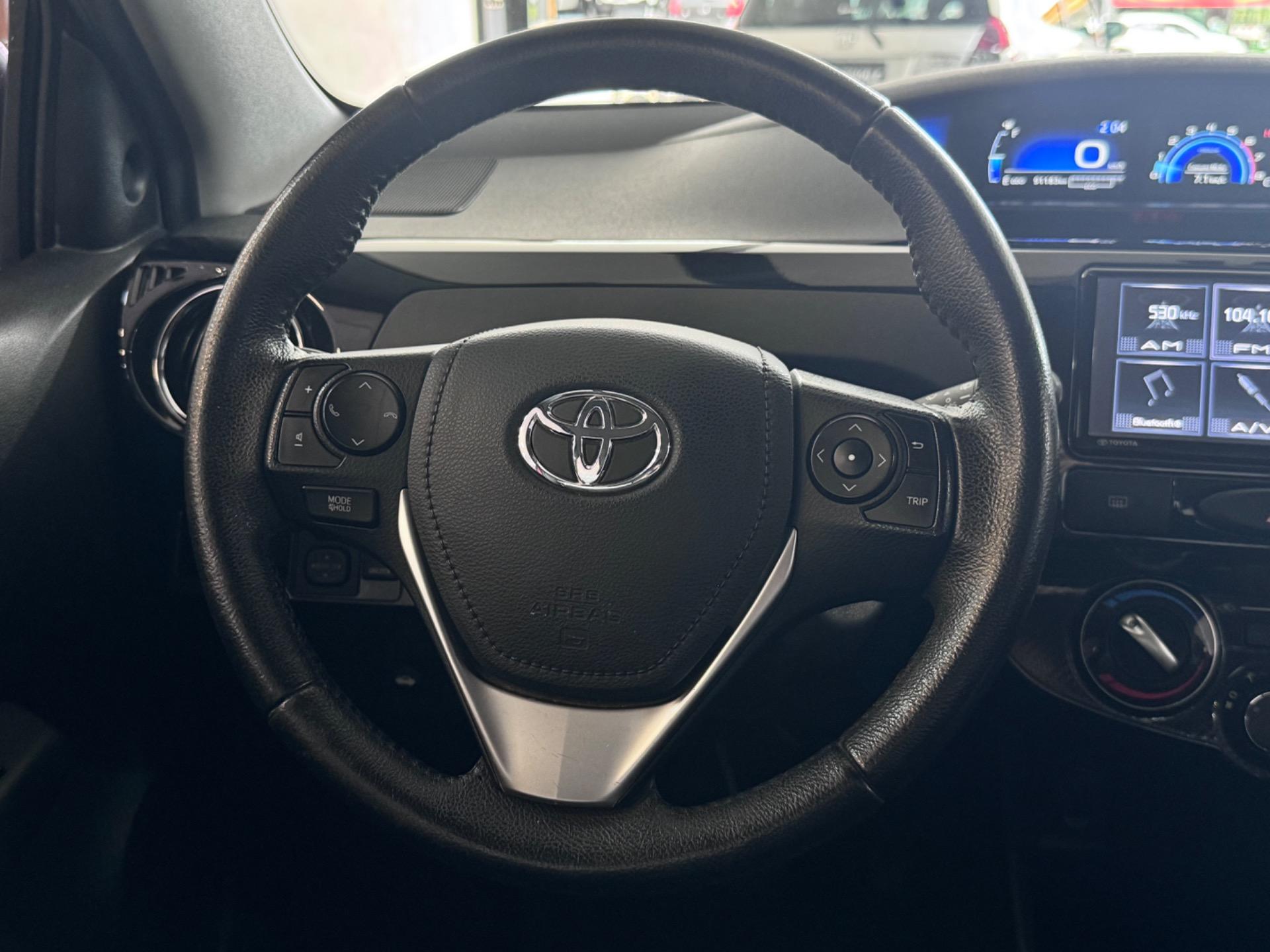 TOYOTA Etios Hatch - Foto