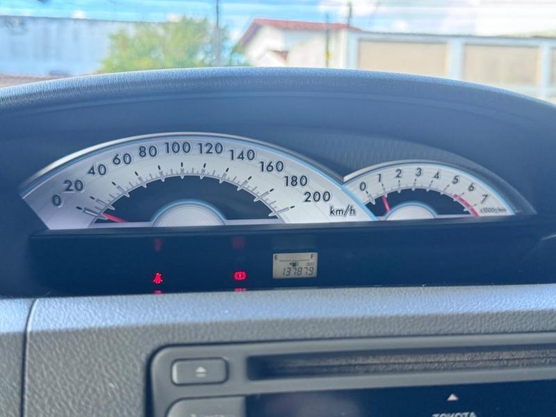TOYOTA Etios Hatch - Foto