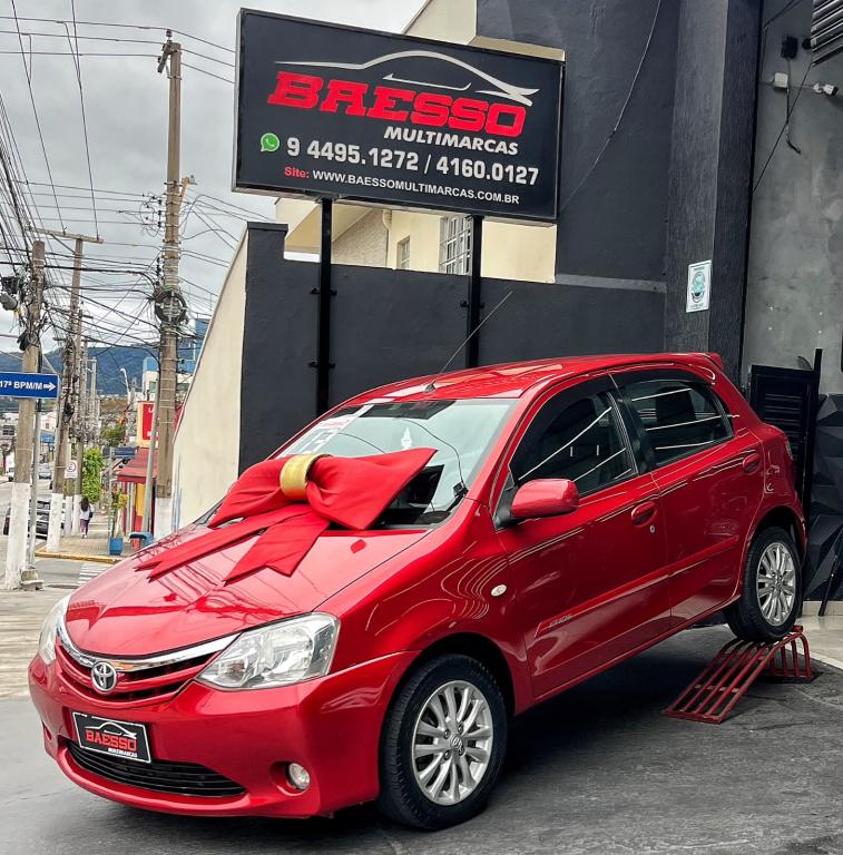 TOYOTA Etios Hatch - Foto