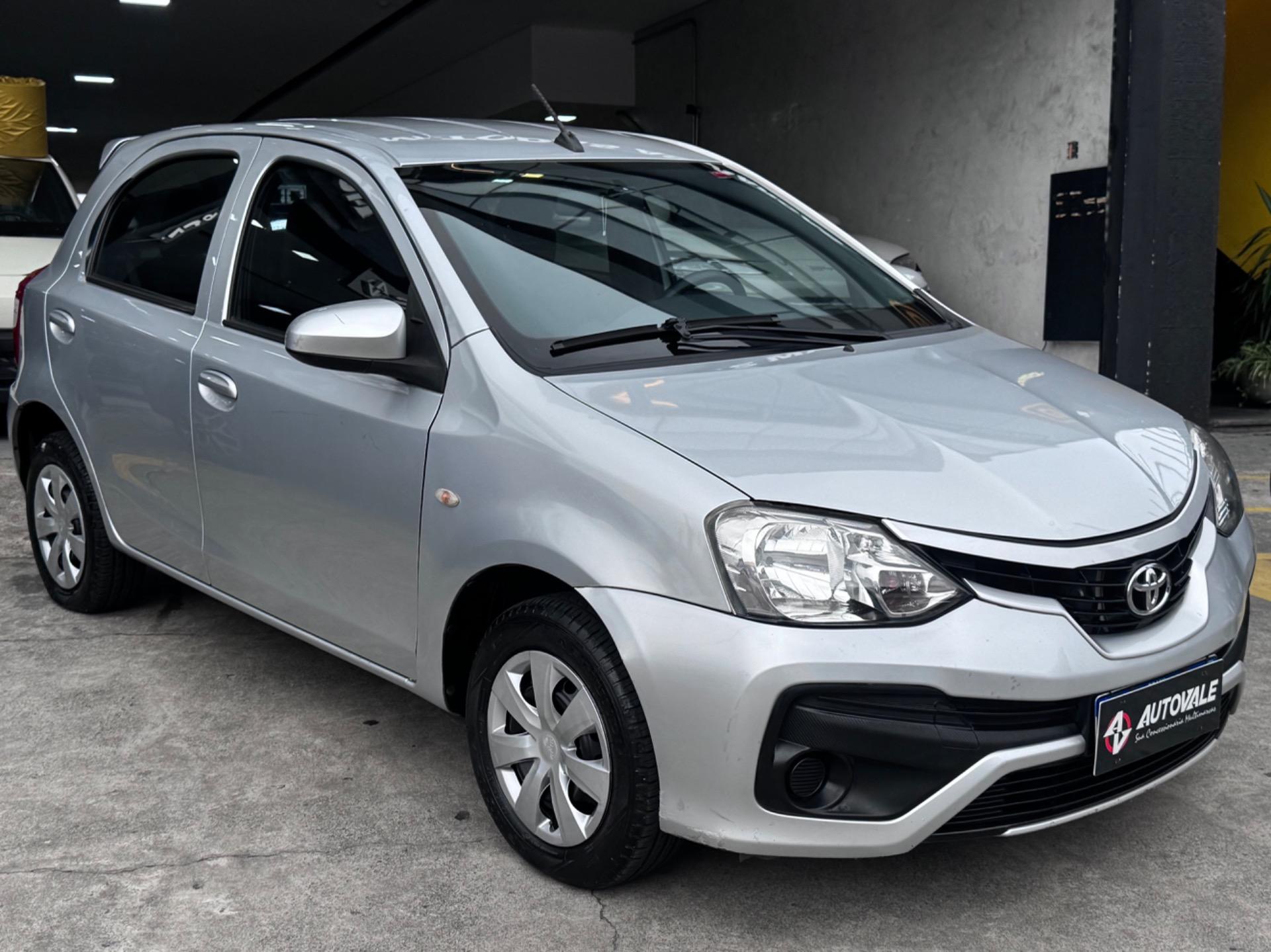 TOYOTA Etios Hatch