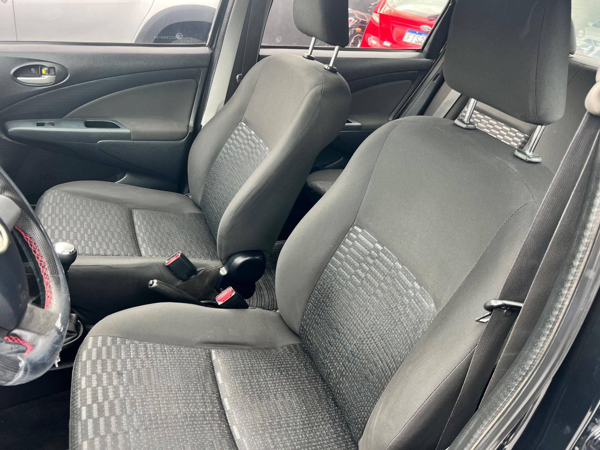 TOYOTA Etios Sedan - Foto