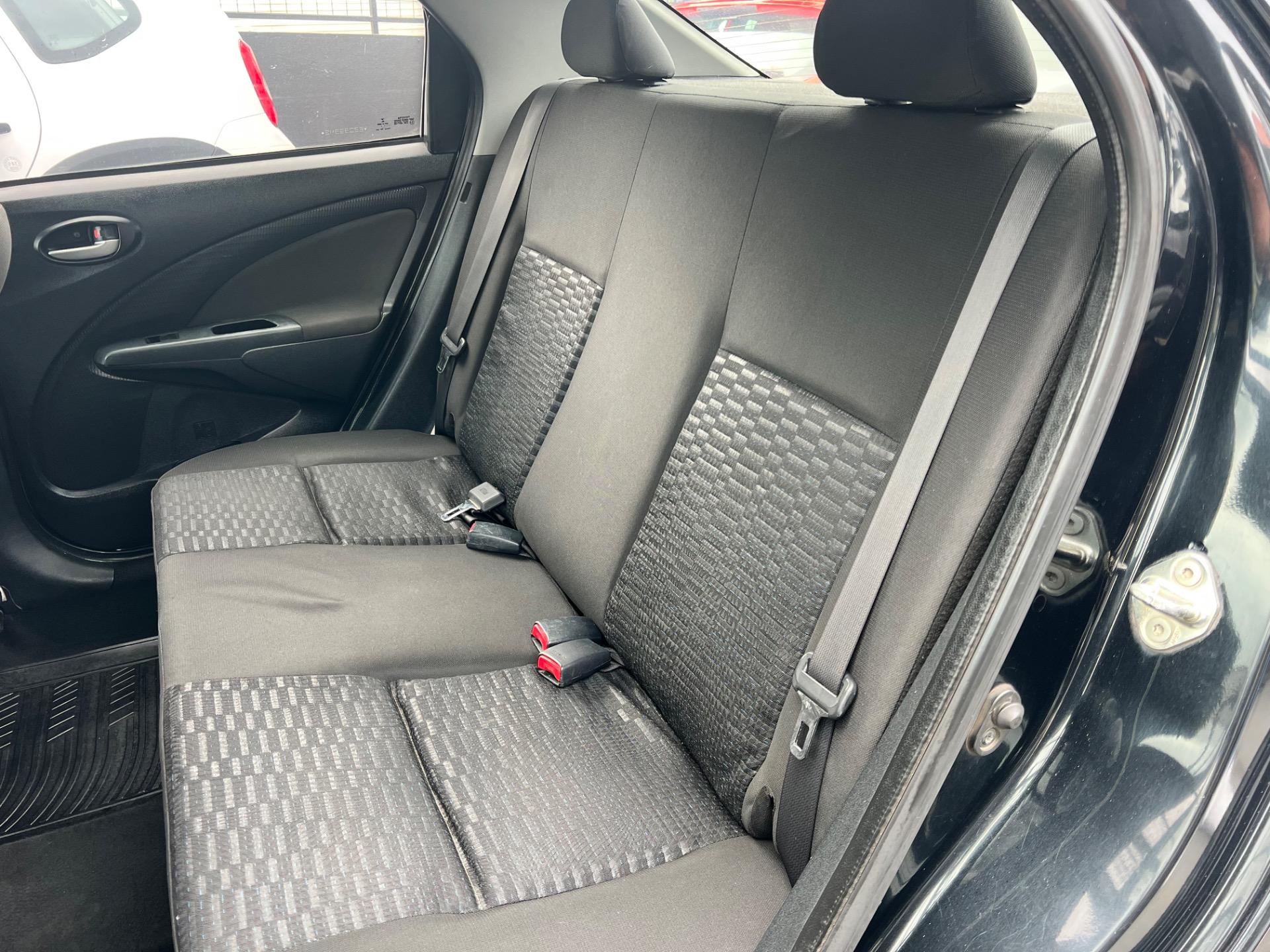 TOYOTA Etios Sedan - Foto