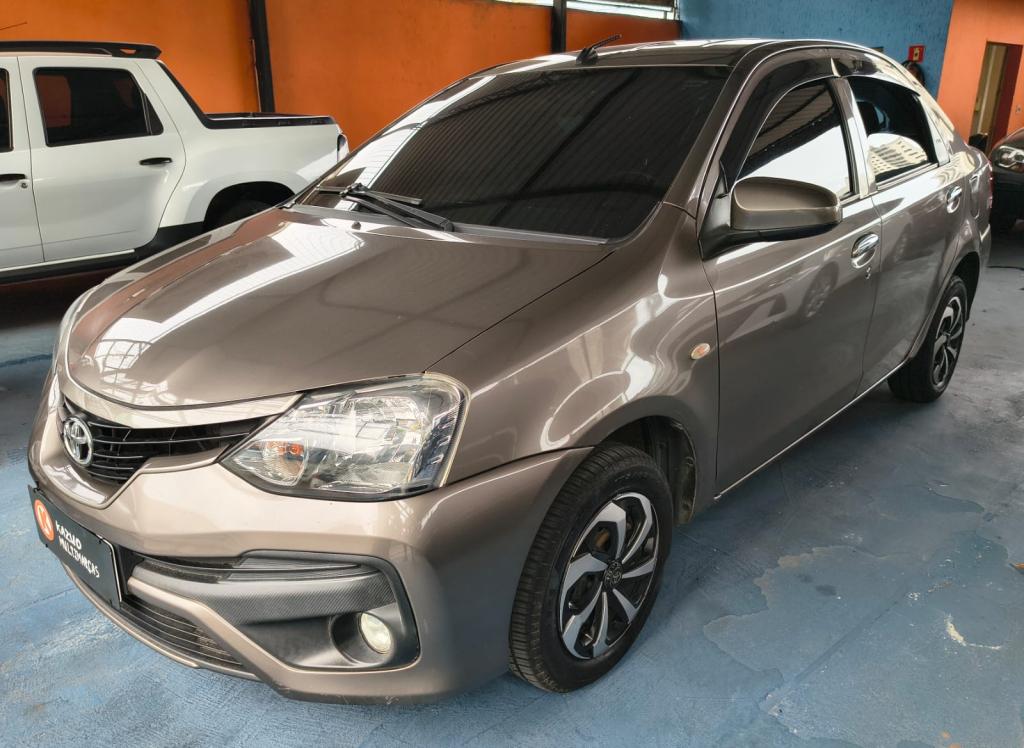 TOYOTA Etios Sedan - Foto