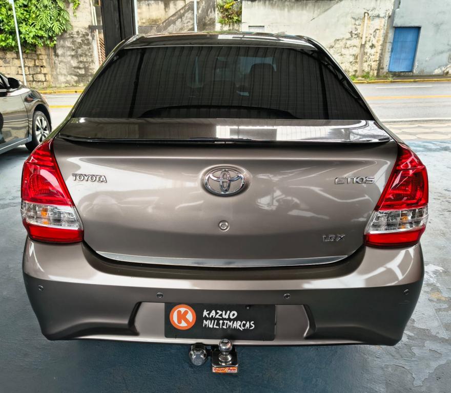 TOYOTA Etios Sedan - Foto