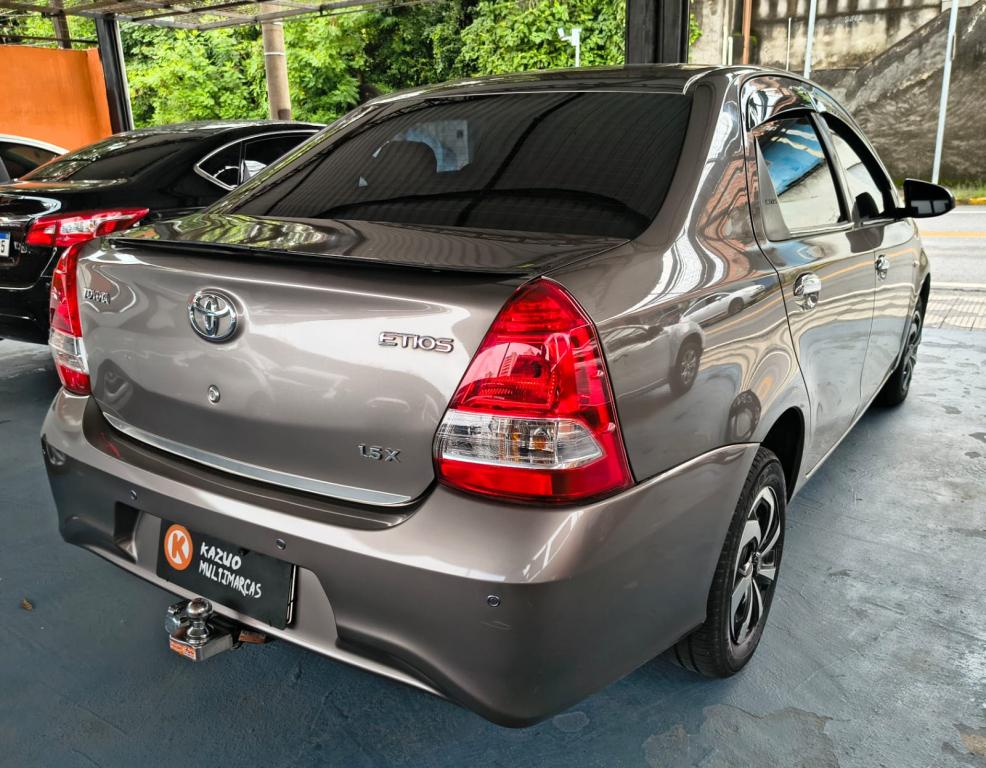 TOYOTA Etios Sedan - Foto