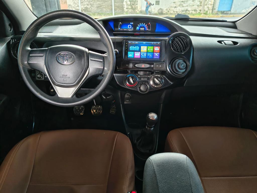 TOYOTA Etios Sedan - Foto