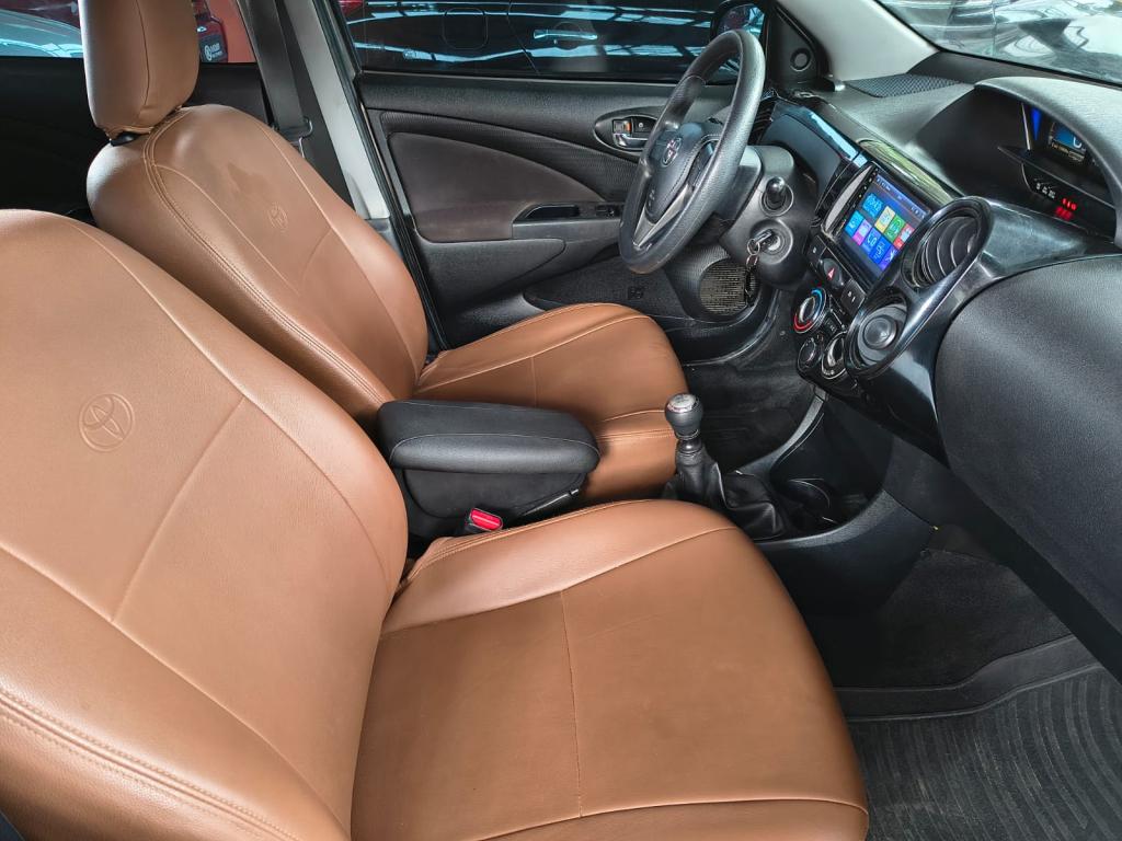 TOYOTA Etios Sedan - Foto