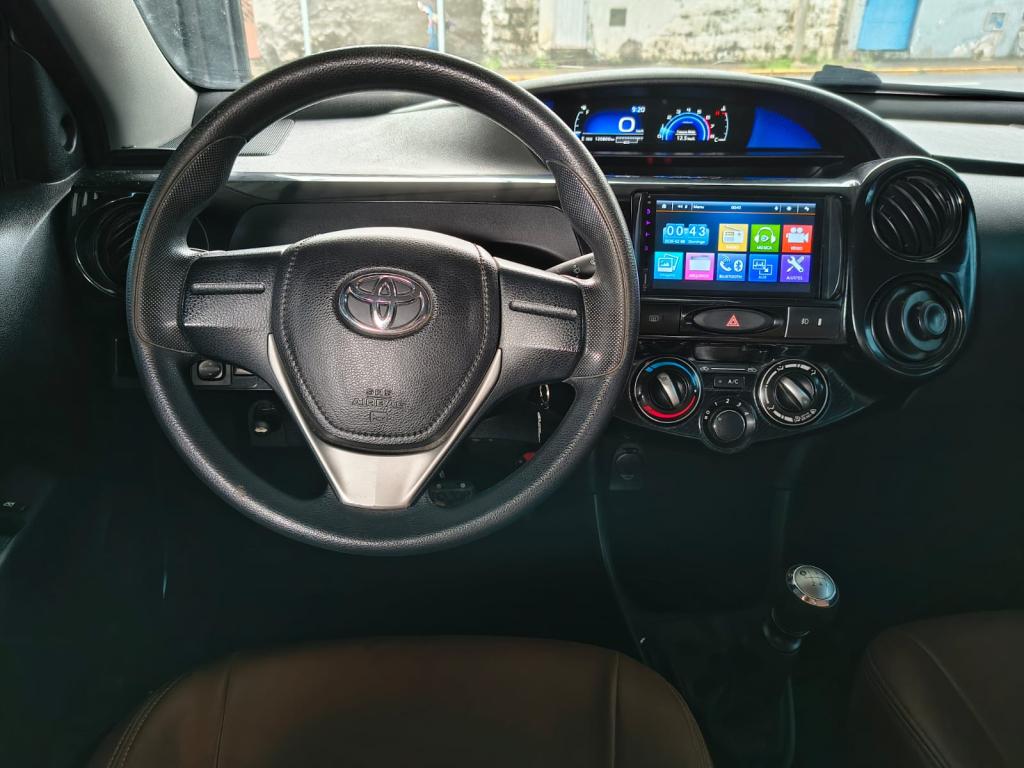 TOYOTA Etios Sedan - Foto